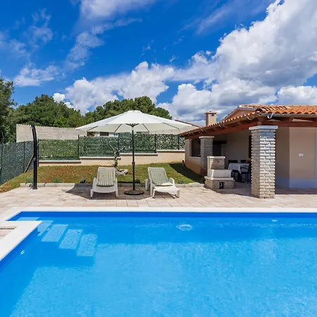 בית נופש Santina By Interhome